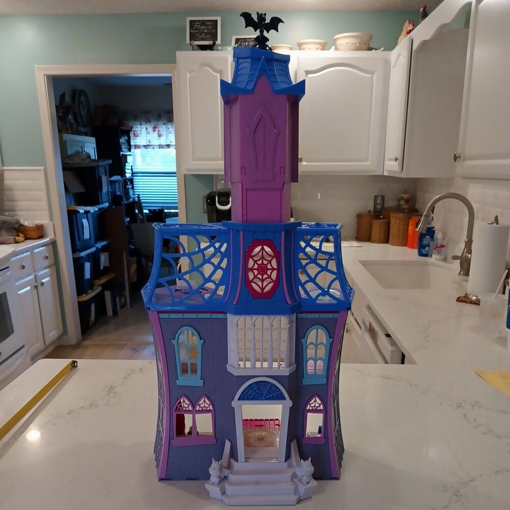 Disney Jr. Vampirina Scare B&B Doll Play House Mansion Castle Playset w/Couch